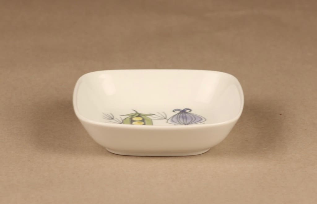 Arabia Vegeta bowl, hand-painted designer Esteri Tomula 2