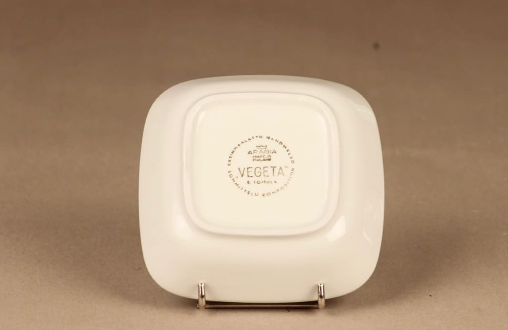 Arabia Vegeta bowl, hand-painted designer Esteri Tomula 3