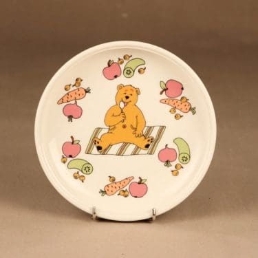 Arabia RL lasten lautanen, Uppo-Nalle, suunnittelija Hannu Taina, Uppo-Nalle, nalle