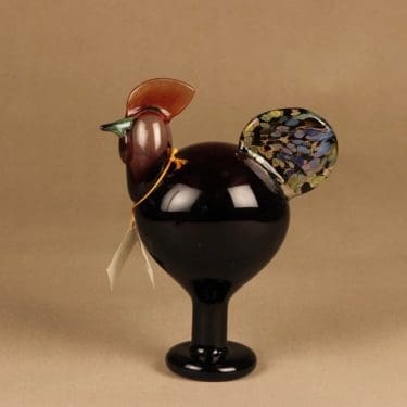 Nuutajärvi vuosilintu, Kukko, suunnittelija Oiva Toikka, Kukko, signeerattu