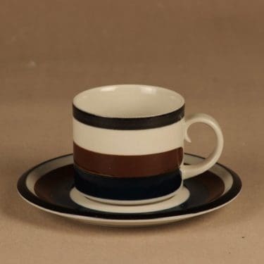 Arabia Kaira teekuppi, raitakoriste, suunnittelija Anja Jaatinen-Winquist, raitakoriste