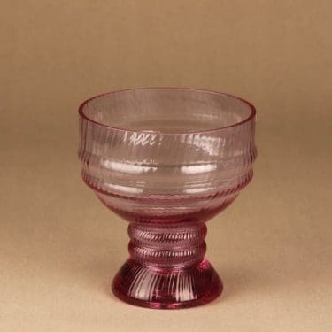 Riihimäen lasi Sulttaani malja, ametisti, suunnittelija Nanny Still,