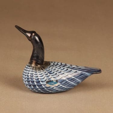 Nuutajärvi lintu , Mustakurkku-uikku, suunnittelija Oiva Toikka, Mustakurkku-uikku, signeerattu