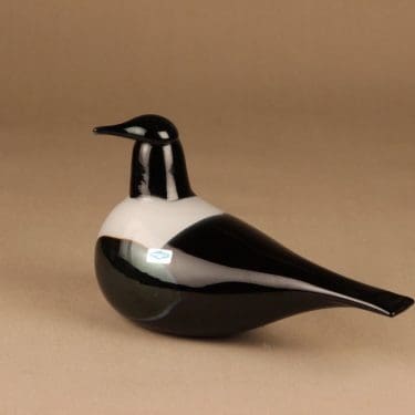 Arabia lintu , Harakka, suunnittelija Oiva Toikka, Harakka, signeerattu