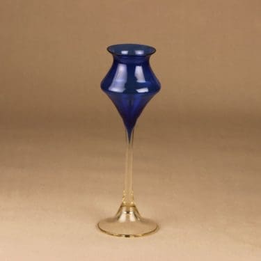  Kumela vase with feet designer Sirkku Kumela-Lehtonen