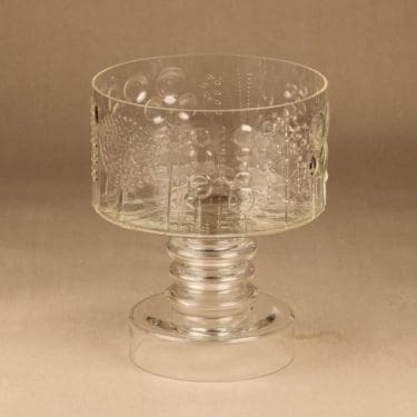 Nuutajärvi Flora malja, jalallinen, suunnittelija Oiva Toikka, jalallinen, massiivinen