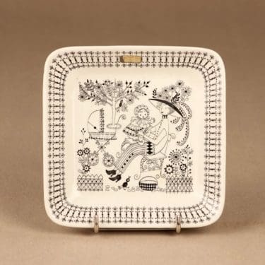 Arabia Emilia serving bowl designer Raija Uosikkinen