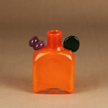 Nuutajärvi Pampula pullo Pampula, signeerattu, suunnittelija Oiva Toikka, signeerattu