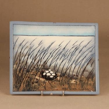 Arabia HLS seinätaulu, Elämän alku, suunnittelija Heljä Liukko-Sundström, Elämän alku, signeerattu, tilaustyö