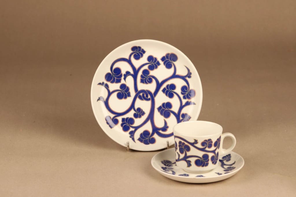 Arabia Lyydia coffee cup and plates designer Laila Hakala