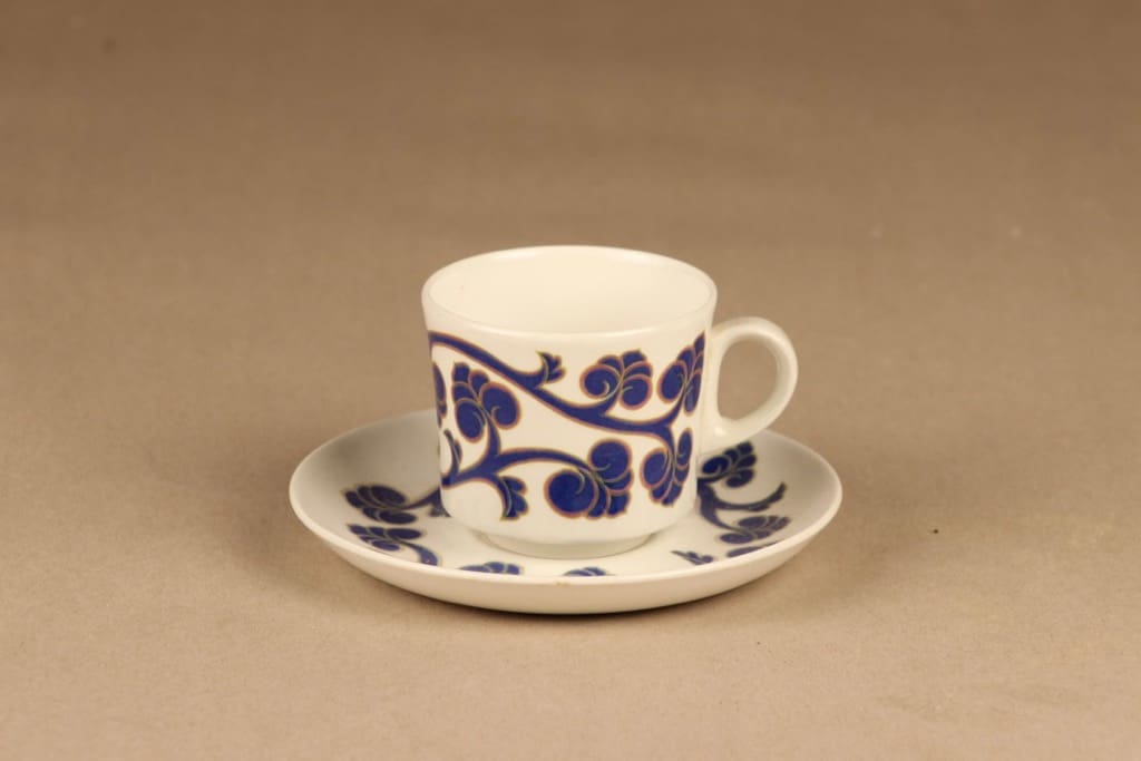 Arabia Lyydia coffee cup and plates designer Laila Hakala 2