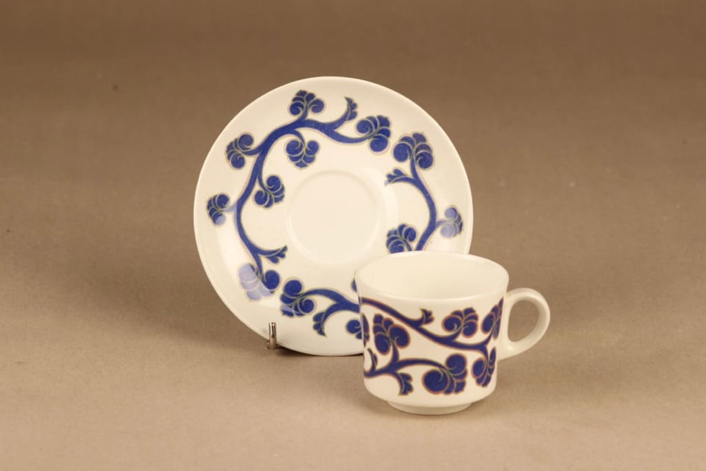 Arabia Lyydia coffee cup and plates designer Laila Hakala 3