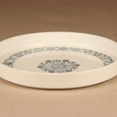 Arabia Kekri Pie pan designer Raija Uosikkinen