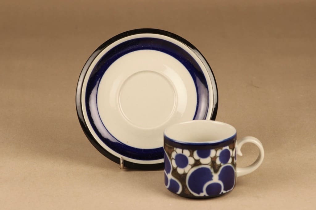 Arabia Saara teekuppi, sininen, ruskea, suunnittelija Anja Jaatinen-Winquist, erikoiskoriste kuva 2
