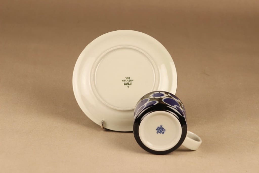 Arabia Saara teekuppi, sininen, ruskea, suunnittelija Anja Jaatinen-Winquist, erikoiskoriste kuva 3