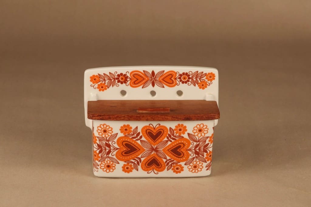 Arabia Sirpa salt jar with wooden lid designer Raija Uosikkinen