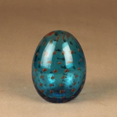 Nuutajärvi vuosimuna, Korallihaahkan muna, suunnittelija Oiva Toikka, Korallihaahkan muna, signeerattu, numeroitu