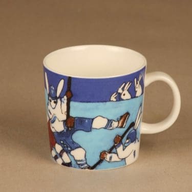 Arabia Teema pupumuki, Urheilijapuput, suunnittelija Heljä Liukko-Sundström, Urheilijapuput