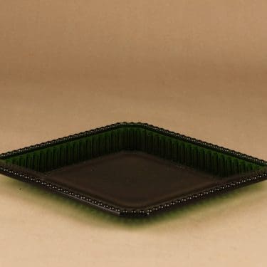 Nuutajärvi Bökars lautanen suunnittelija Heikki Orvola