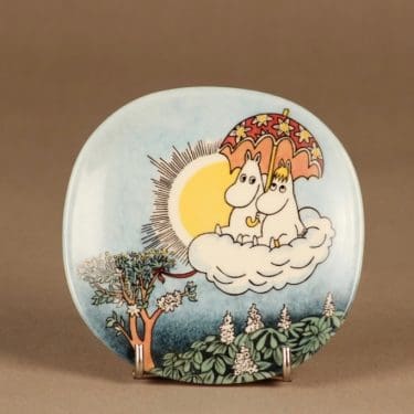 Arabia Muumi seinälautanen, Muumi lentoretkellä, suunnittelija Tove Slotte-Elevant, Muumi lentoretkellä, Muumipeikko