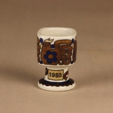 Arabia Kalevala egg cup 1983 designer  Raija Uosikkinen