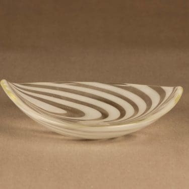 Kumela vati, signeerattu, suunnittelija Maija Carlson, signeerattu, signeerattu, filigraani