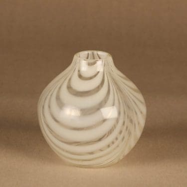 Kumela maljakko, signeerattu, suunnittelija Maija Carlson, signeerattu, signeerattu, filigraani