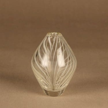 Kumela maljakko, signeerattu, suunnittelija Sirkku Kumela-Lehtonen, signeerattu, signeerattu, filigraani