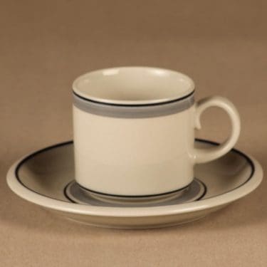 Arabia Usva kahvikuppi, raitakoriste, suunnittelija Anja Jaatinen-Winquist, raitakoriste