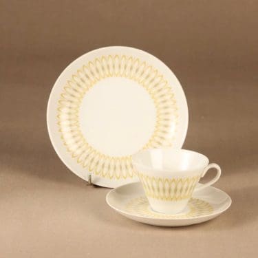 Arabia Anni kahvikuppi ja lautaset (2), keltainen, harmaa, suunnittelija Olga Osol,