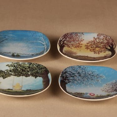 Arabia seinälautaset, 4 kpl, suunnittelija Anita Rantanen-Siemers,