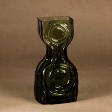 Riihimäen lasi Kaappikello maljakko, näyttelyesine, suunnittelija Helena Tynell, näyttelyesine