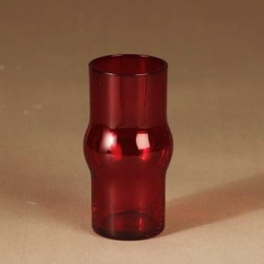 Nuutajärvi 1711 lasi, rubiininpunainen, suunnittelija Kaj Franck,