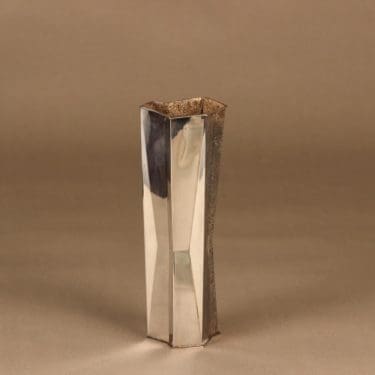 Hopeakeskus maljakko, hopea, suunnittelija Tapio Wirkkala, hopea, signeerattu, leimattu