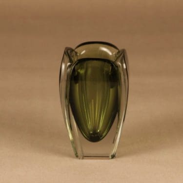 Nuutajärvi maljakko, signeerattu, suunnittelija Olavi Nurminen, Soini Kajander, signeerattu