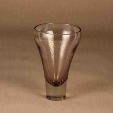 Nuutajärvi   maljakko, signeerattu, suunnittelija Gunnel Nyman, signeerattu