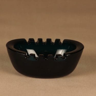 Nuutajärvi Stadion Tuhka-astia, turkoosi, suunnittelija Saara Hopea,