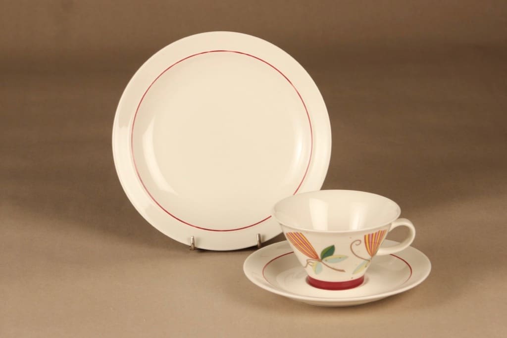 Arabia Harlekin Carneval teekuppi ja lautaset(2),, suunnittelija Inkeri Leivo,