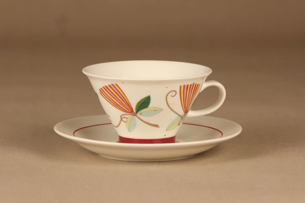 Arabia Harlekin Carneval teekuppi ja lautaset(2),, suunnittelija Inkeri Leivo, kuva 2