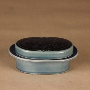 Arabia Fructus voirasia, käsinmaalattu, suunnittelija Gunvor Olin-Grönqvist, käsinmaalattu, signeerattu, kannellinen