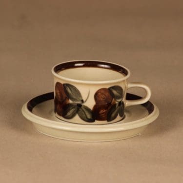 Arabia Ruija mocca cup, hand-painted designer Raija Uosikkinen