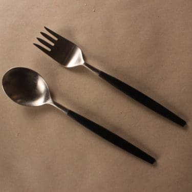 Fiskars Lion salaattiottimet, musta, kirkas, suunnittelija Bertel Gardberg, Alkuperäistä tuotantoa