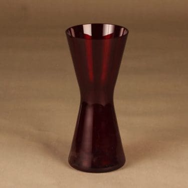 Iittala Kimara vase, ruby designer Kaj Franck