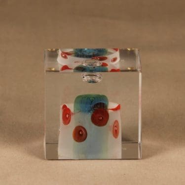 Nuutajärvi vuosikuutio, 2001, suunnittelija Oiva Toikka, 2001, signeerattu, numeroitu