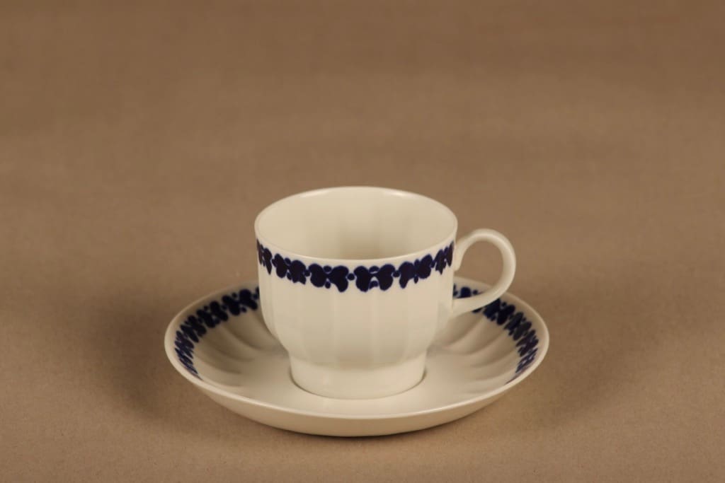 Arabia Elvikki coffee cup and plates(2) designer Esteri Tomula 2