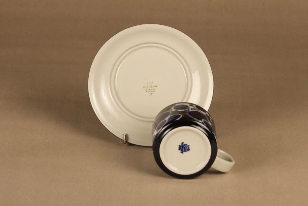 Arabia Saara teekuppi, sininen, ruskea, suunnittelija Anja Jaatinen-Winquist, erikoiskoriste kuva 3