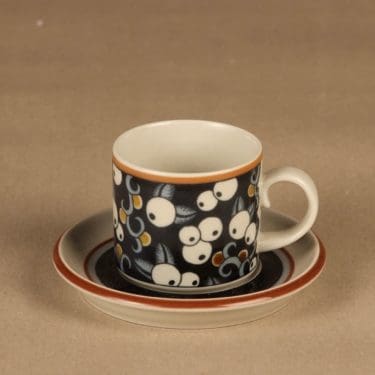 Arabia Taika kahvikuppi,, suunnittelija Inkeri Leivo, , puhalluskoriste, marja