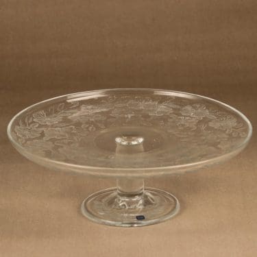 Nuutajärvi   tarjoilulautanen, kirkas, suunnittelija Kerttu Nurminen, jalallinen