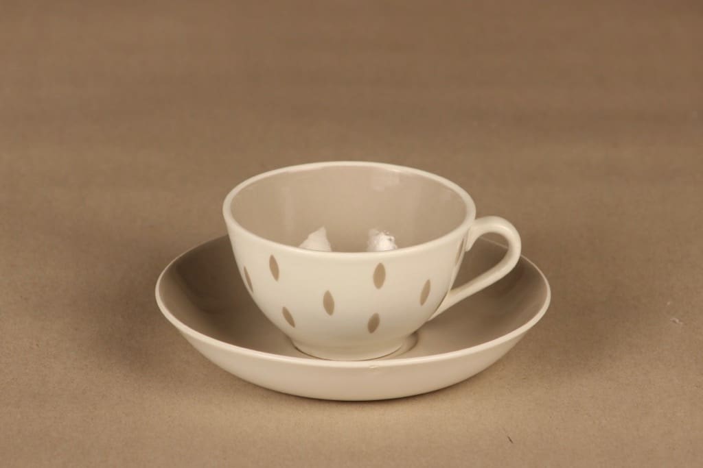 Arabia Donna kahvikuppi suunnittelija Raija Uosikkinen