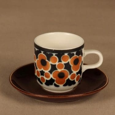 Arabia Kara kahvikuppi suunnittelija Anja Jaatinen-Winquist